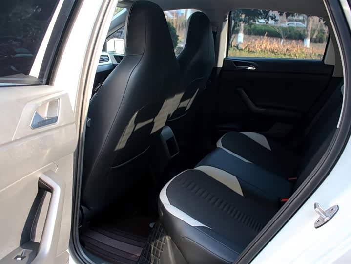 Фото 9 - Volkswagen Polo