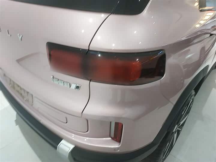 Фото 8 - Geely Icon