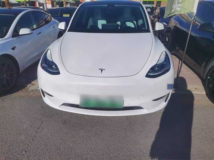 Фото 3 - Tesla Model Y