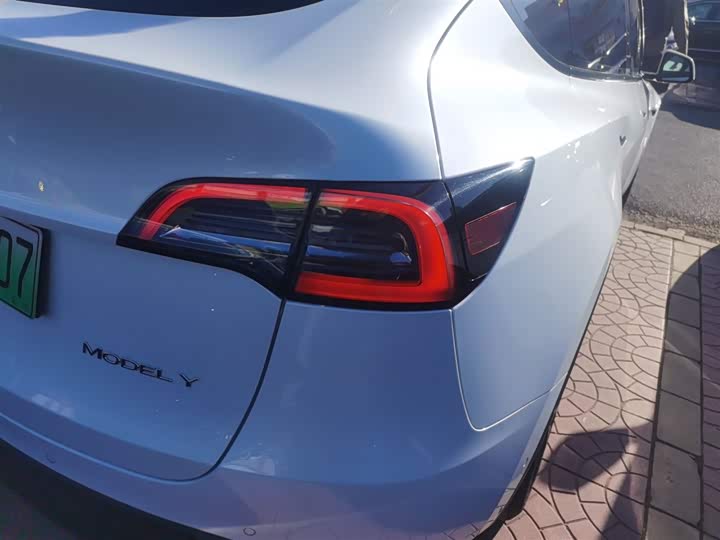 Фото 8 - Tesla Model Y