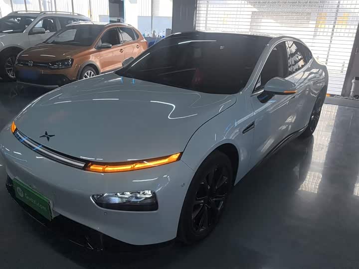 Фото 2 - XPeng P7