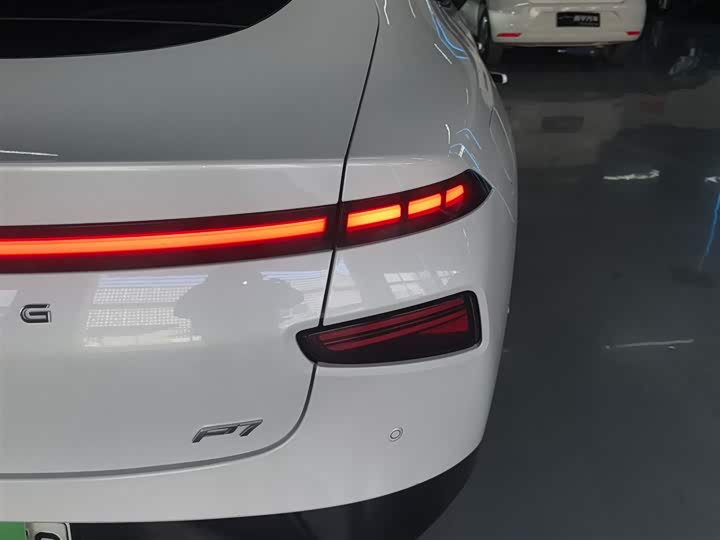 Фото 8 - XPeng P7