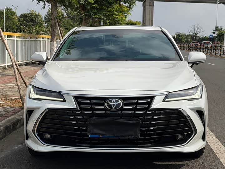 Фото 2 - Toyota Avalon