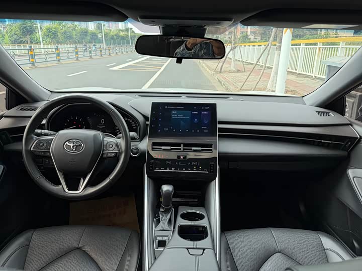 Фото 5 - Toyota Avalon