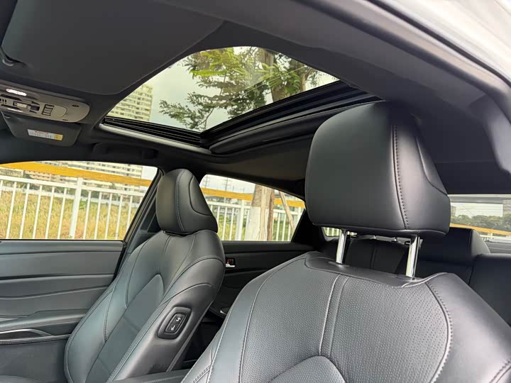 Фото 6 - Toyota Avalon