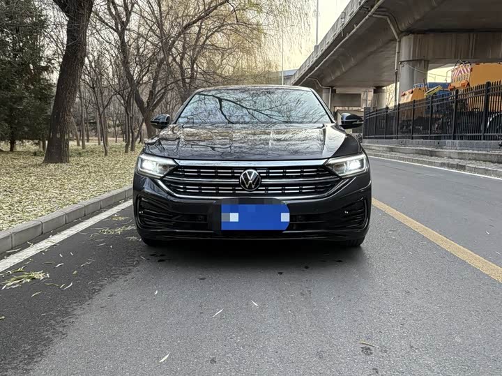 Фото 2 - Volkswagen Sagitar L