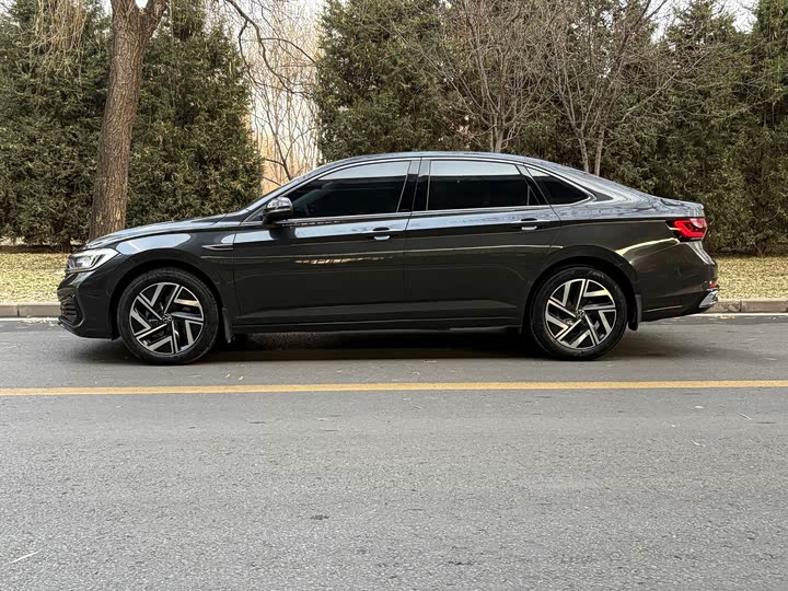 Фото 3 - Volkswagen Sagitar L