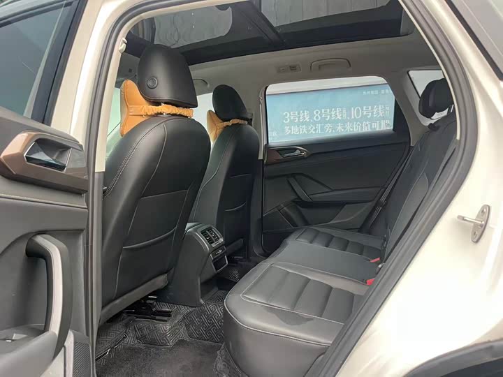 Фото 8 - Volkswagen Tharu