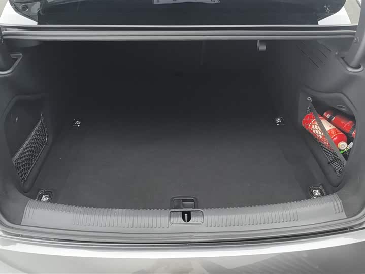 Фото 4 - Audi A4L