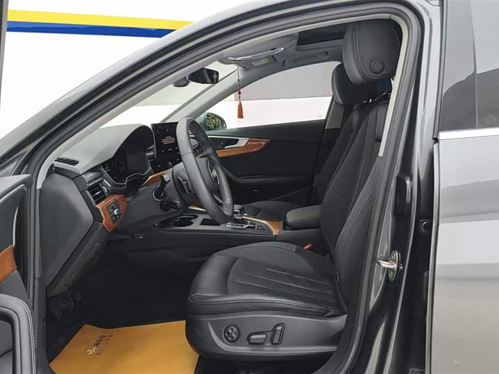 Фото 9 - Audi A4L