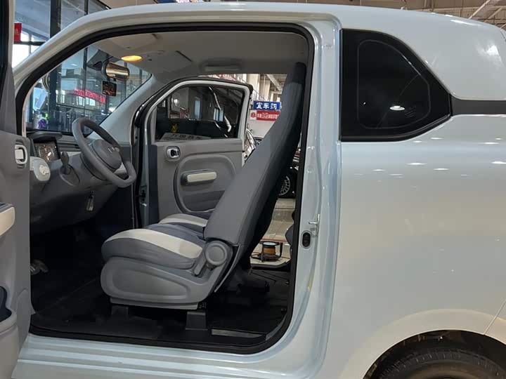 Фото 7 - Bestune Pony