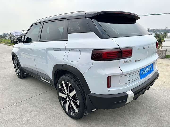 Фото 4 - Geely Icon