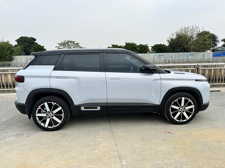 Фото 7 - Geely Icon