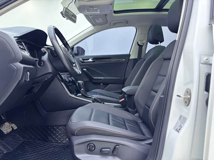 Фото 4 - Volkswagen T-Roc