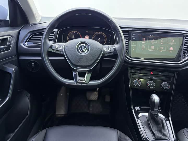Фото 7 - Volkswagen T-Roc