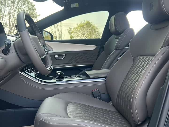 Фото 8 - BYD Han