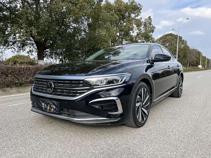 Фото 1 - Volkswagen Passat