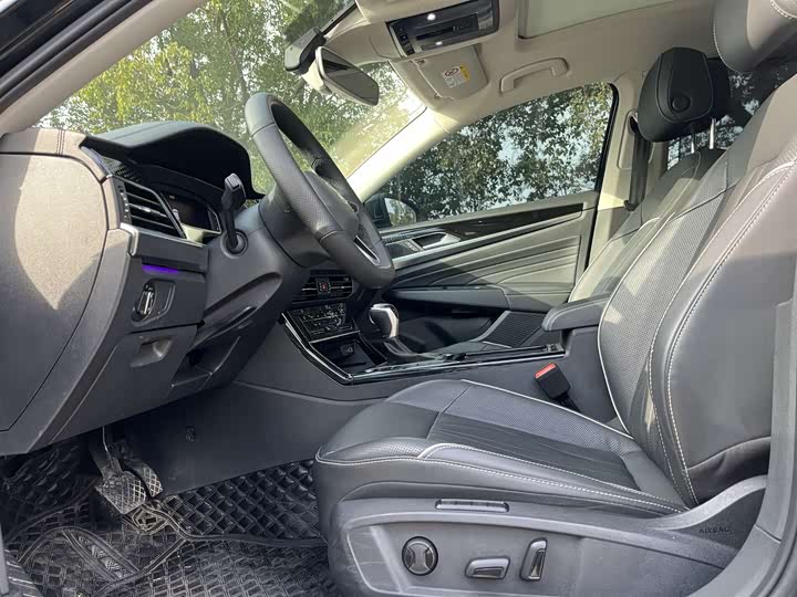 Фото 7 - Volkswagen Passat