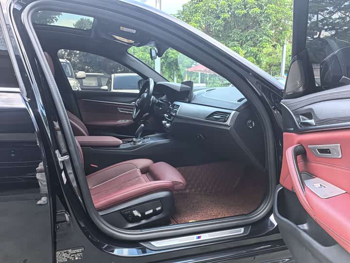 Фото 6 - BMW 5 Series