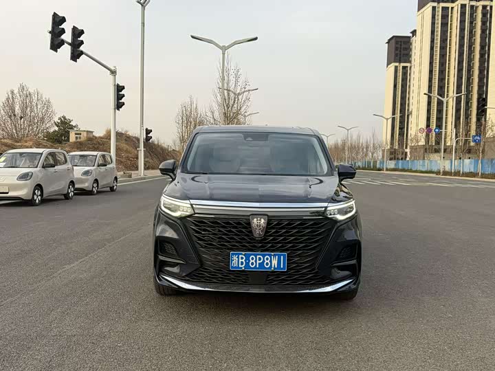 Фото 2 - Roewe iMax 8