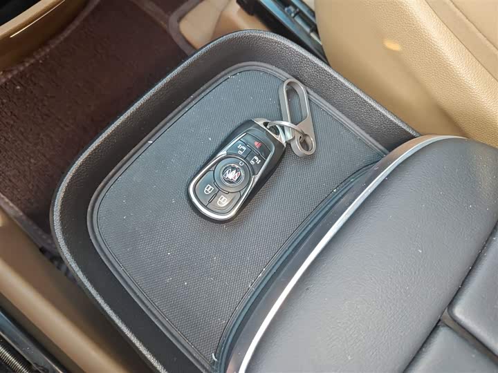 Фото 9 - Buick GL8 ES