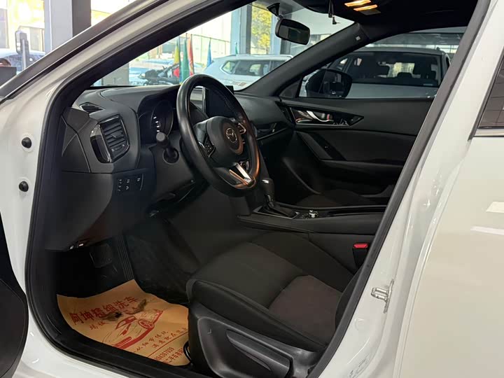 Фото 5 - Mazda CX-4