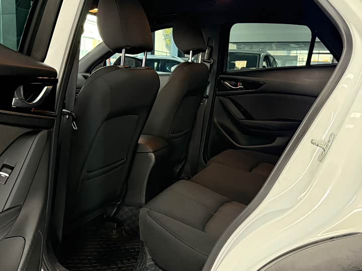 Фото 6 - Mazda CX-4