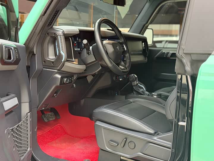 Фото 6 - Ford Bronco