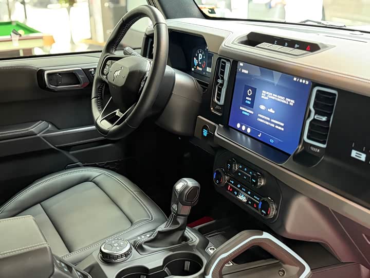 Фото 7 - Ford Bronco