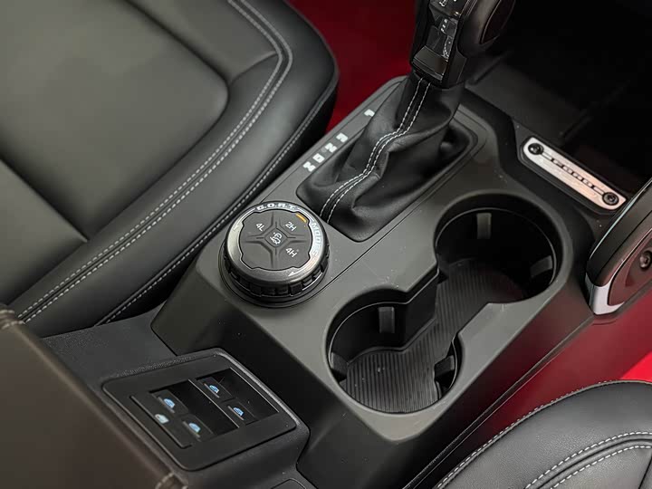 Фото 8 - Ford Bronco