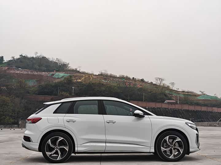 Фото 5 - Audi Q4 e-tron