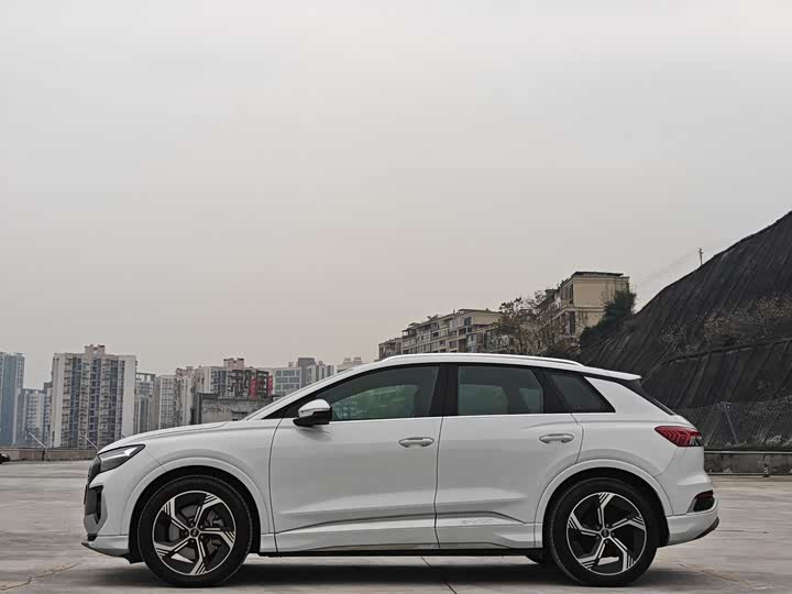 Фото 6 - Audi Q4 e-tron