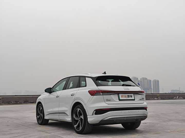 Фото 8 - Audi Q4 e-tron