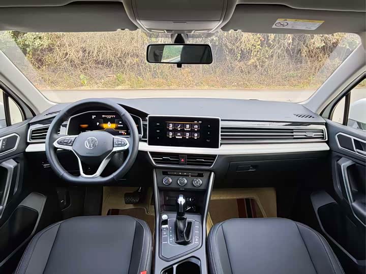 Фото 4 - Volkswagen Tiguan L Pro