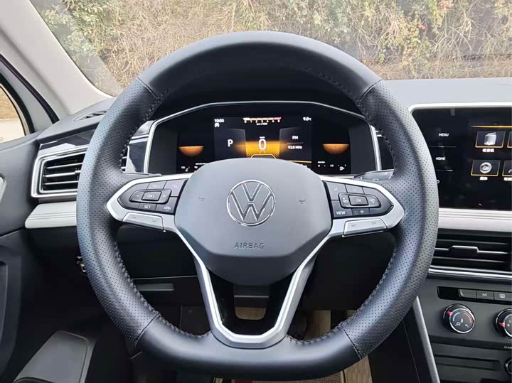 Фото 6 - Volkswagen Tiguan L Pro