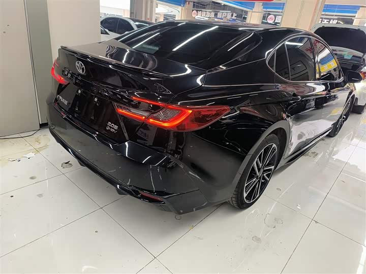 Фото 7 - Toyota Camry