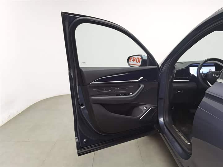 Фото 8 - Geely Monjaro