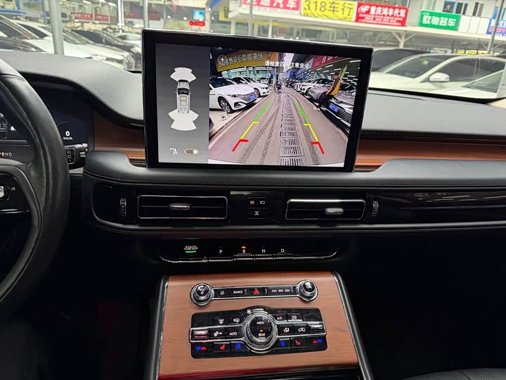 Фото 8 - Lincoln Aviator