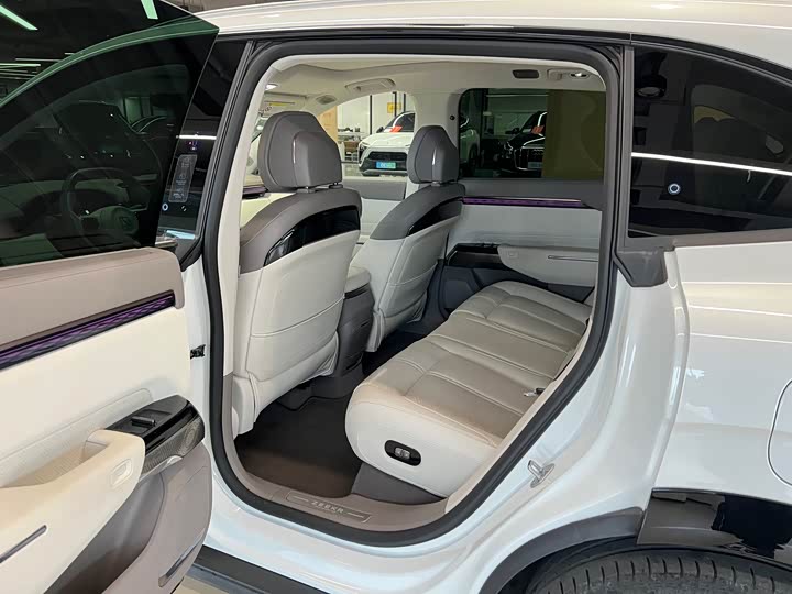 Фото 9 - Zeekr 7X