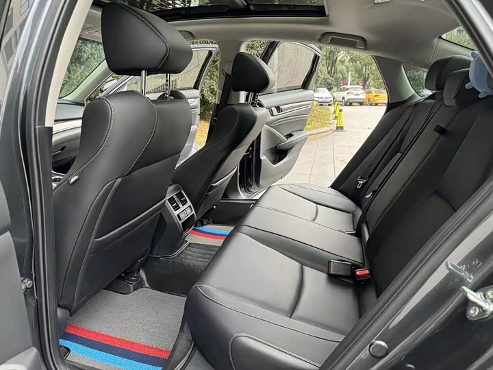 Фото 5 - Honda Accord