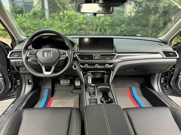 Фото 6 - Honda Accord