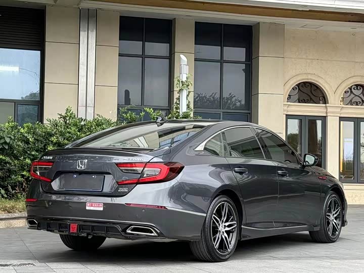 Фото 7 - Honda Accord