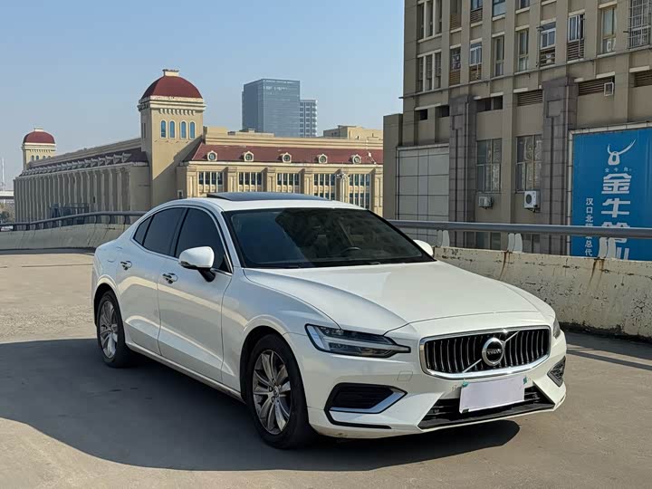 Фото 3 - Volvo S60