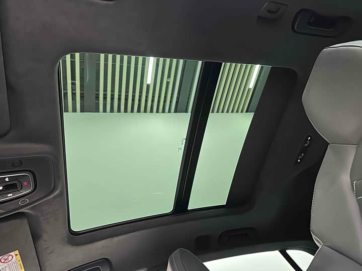 Фото 9 - Audi Q8