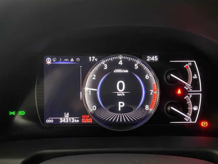 Фото 9 - Lexus ES