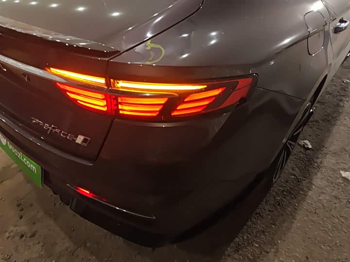 Фото 8 - Geely Preface