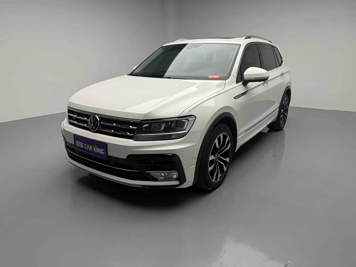 Фото 1 - Volkswagen Tiguan L Pro