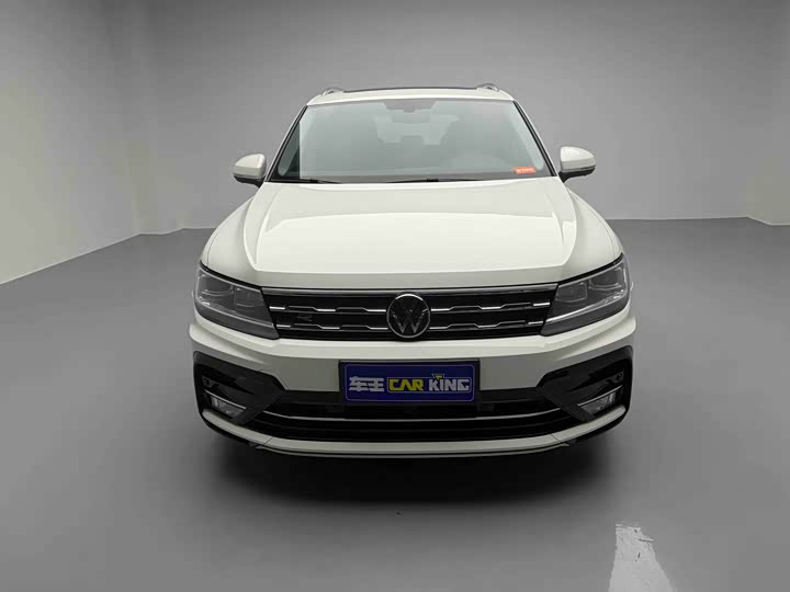 Фото 2 - Volkswagen Tiguan L Pro
