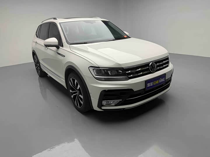 Фото 3 - Volkswagen Tiguan L Pro