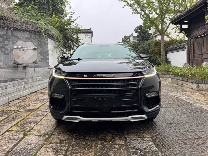 Фото 3 - Exeed TX